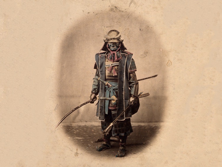 Японский военачальник в традиционных доспехах. 1868 г. © Феличе Беато