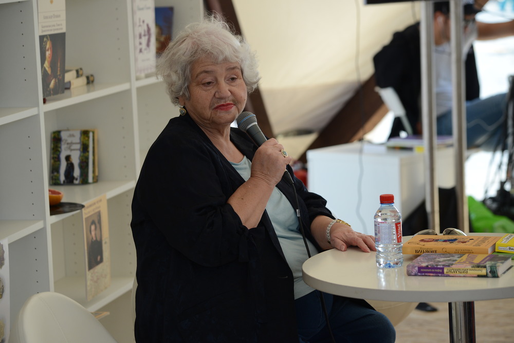 Екатерина Вильмонт о творческом процессе, вдохновении и новой книге