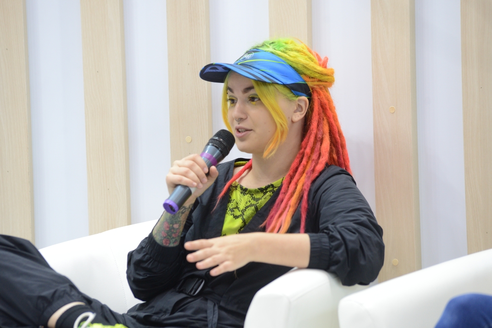 Olyashaa и Vika Karter на ММКЯ 2019