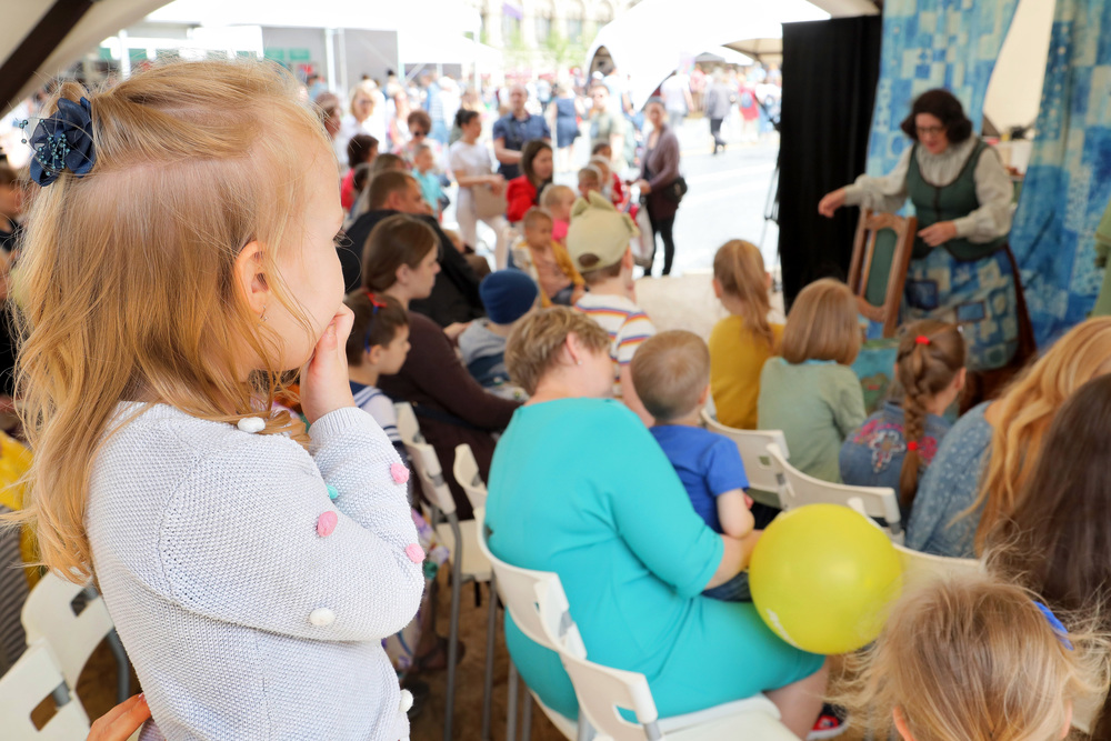 Спектакль «Сказки из разных карманов», Московский областной государственный театр кукол