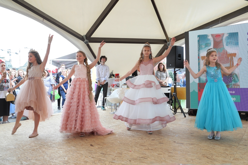 Презентация книги «Золушка» с иллюстрациями Галины Зинько