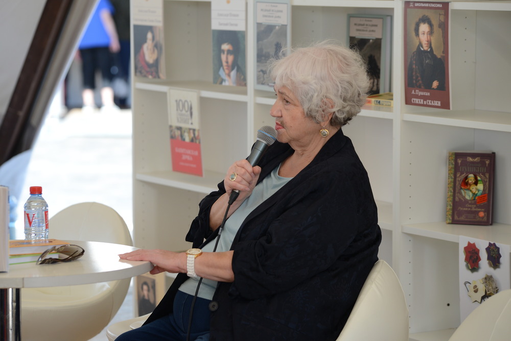 Екатерина Вильмонт о творческом процессе, вдохновении и новой книге