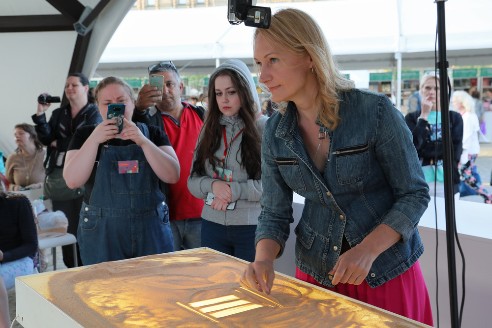 Песочный спектакль да Винчи