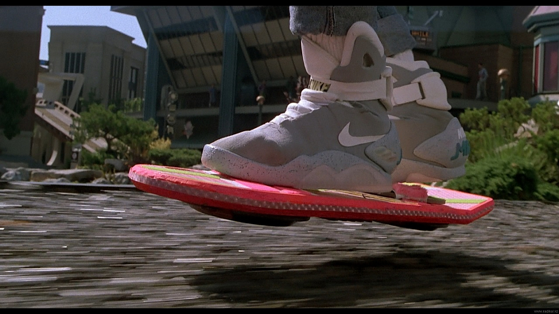 Эти кроссовки из фильма «Назад в будущее 2» до сих пор хотят заполучить многие из нас.