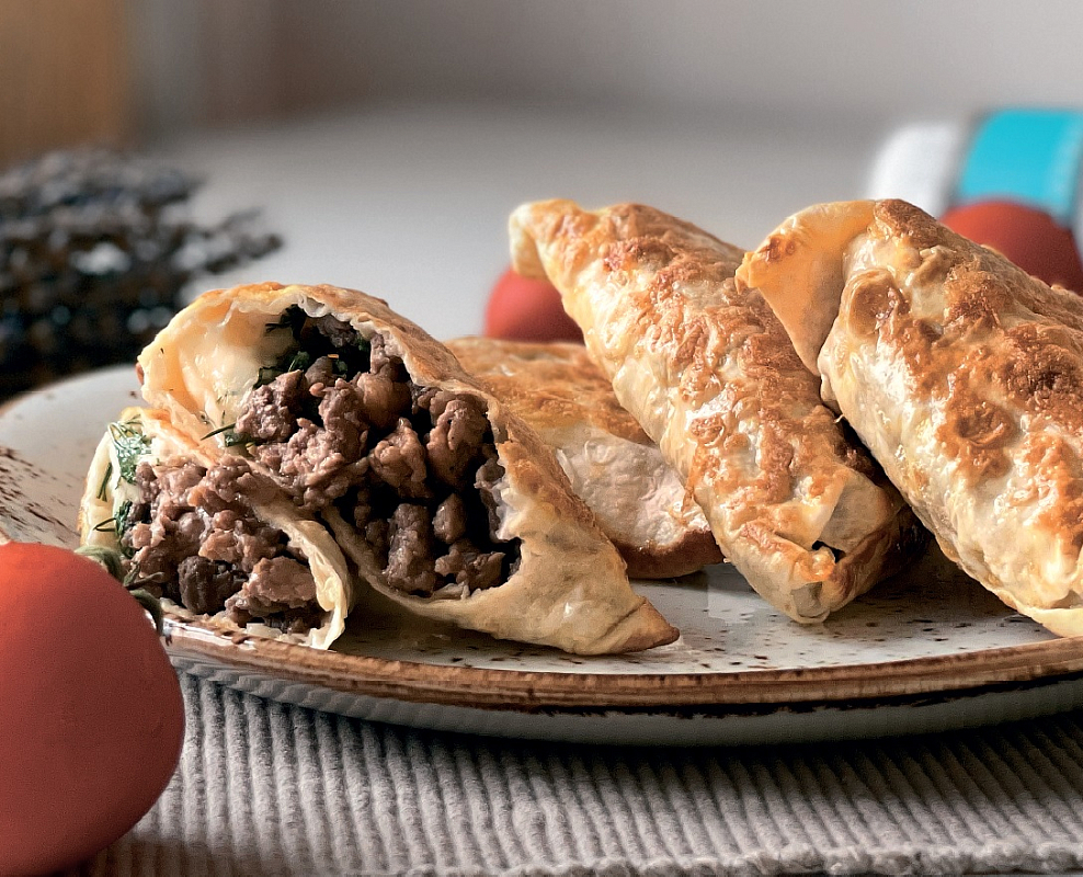 Ленивые треугольники с фаршем. Фото из книги «Легкие десерты и выпечка. Быстро, вкусно, стильно»