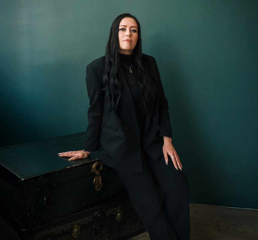 Фото Калли Харт из соцсетей писательницы