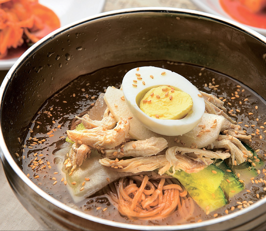 Фото из кулинарной книги «Мащиссоё! Рецепты из корейских дорам»