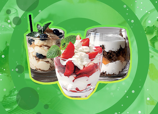 Ленивый «Наполеон» и сливочный трайфл: 5 порционных десертов для праздников